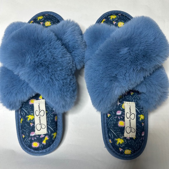 Jessica Simpson M (7-8) Blue Fuzzy Criss Cross Slippers Women's - Picture 1 of 4